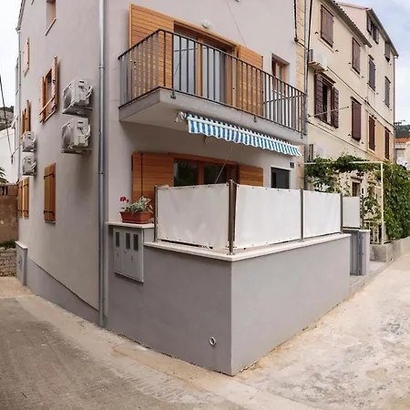 Stella Apartment Komiza